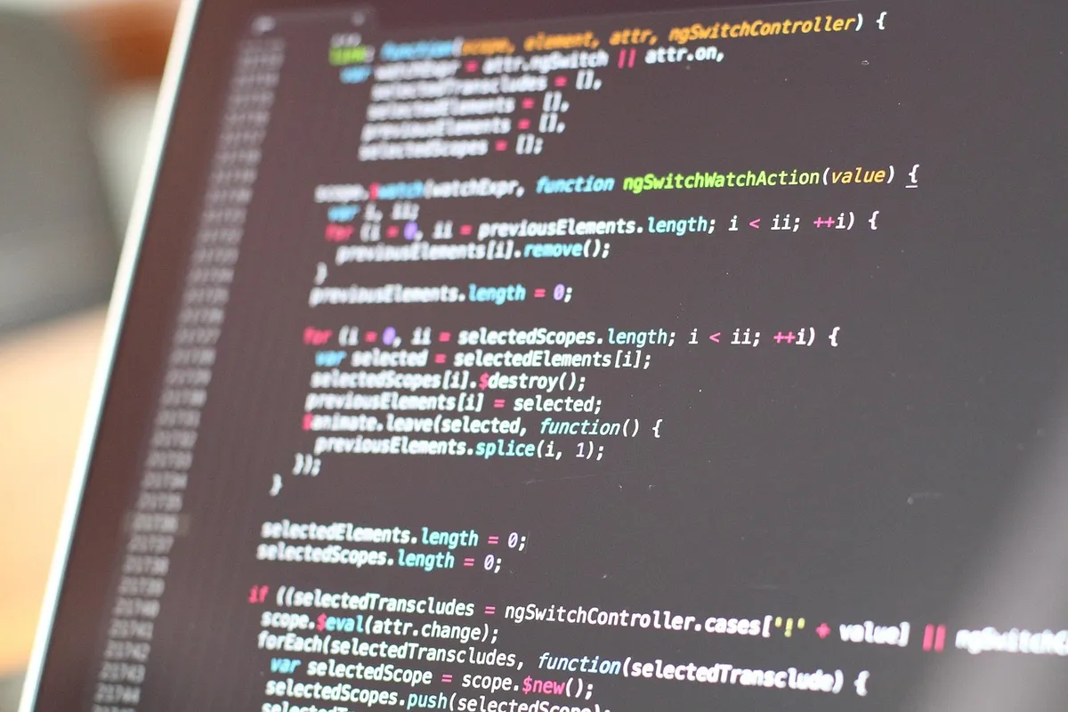 程式碼、程式設計、駭客、HTML、網頁、資料、設計、開發、程式、網站、資訊、商業、軟體、數位、流程、電腦、應用、生物