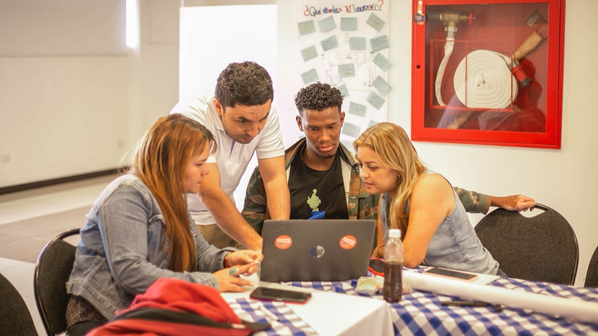 Entendimiento cultural: Tips para navegar la comunicación gl