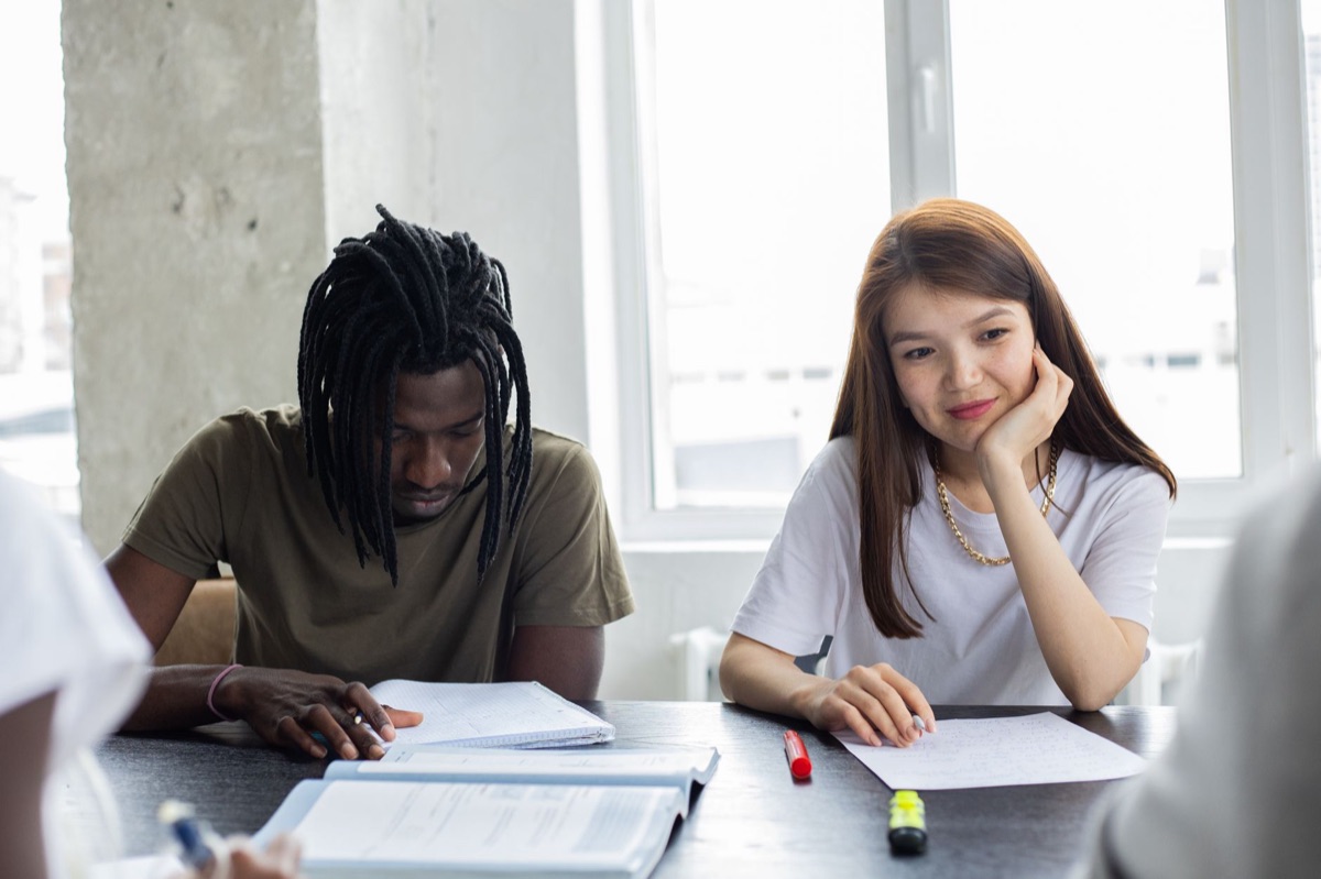 Come sviluppare competenze interculturali per la vita all'es